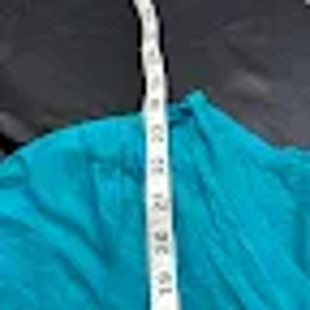 Old Navy Women’s Green V-Neck Shirt Size S Short Sleeve Casual Tee - Picture 3 of 5